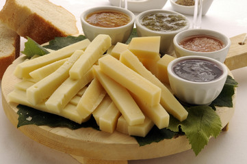 Formaggi con confetture aromatiche