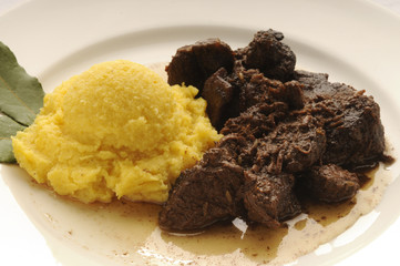 Stracotto d asino con polenta