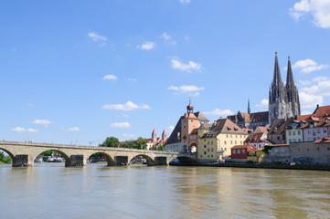 Fototapeta na wymiar Old Town and the Danube - Regensburg, Germany