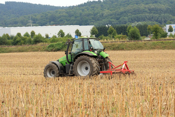 Traktor Feld © drovosek