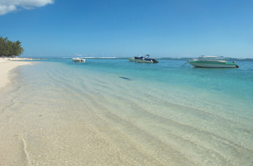 Fototapeta na wymiar Flic en Flac plaża na Mauritiusie