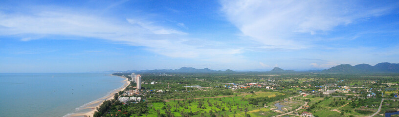 Fototapeta na wymiar Panorama of Chaum beach in Petchaburi