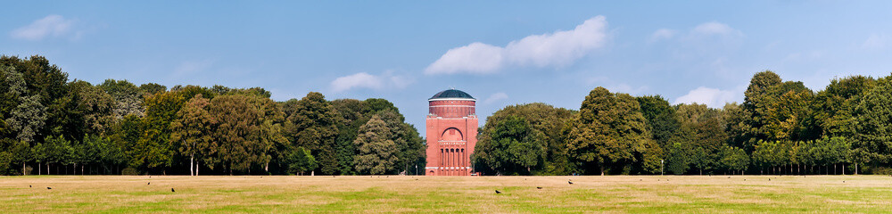 Fototapeta na wymiar Stadtpark-Panorama