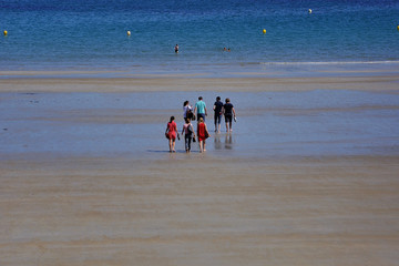 spiaggia con la bassa marea-bretagna