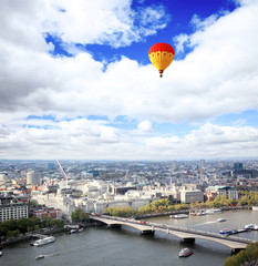 Fototapeta na wymiar Widok z lotu ptaka centrum Londynu