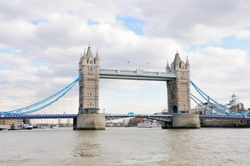 Fototapeta na wymiar Tower Bridge with clouds and sky