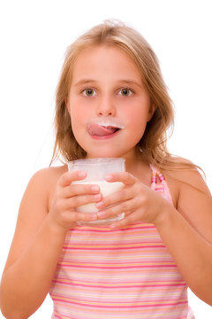 M&auml;dchen mit Milchbart