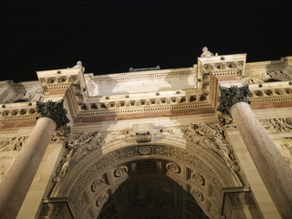 Obraz premium Arco del Triunfo del Louvre en Paris