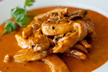 chicken stroganoff with mushrooms