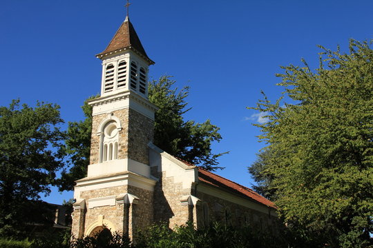 Eglise d&eacute;sacralis&eacute;e &agrave; Vaucresson