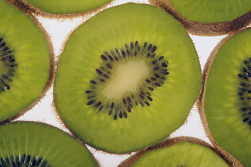 fresh kiwi fruit slices