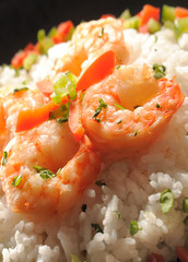 Shrimps on rice with paprika
