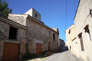Fototapeta na wymiar village d'Esparron3