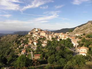 Fototapeta na wymiar wioska Balagne Korsyka