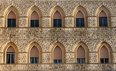 Obraz premium finestre di un convento