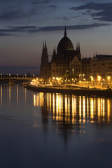 Obraz na płótnie Canvas Budapest - parliament by sunrise