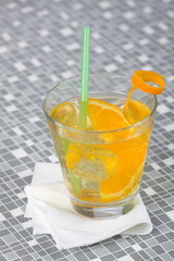 orangeneistee scharf