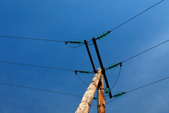 Alter Strommast
