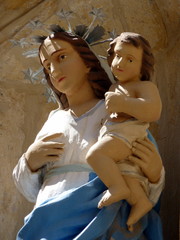statua di Madonna col bambino