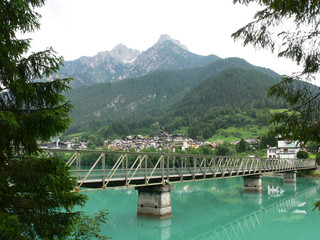 Lago di Santa Caterina mit Auronzo di Cadore