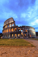 Fototapeta na wymiar Colosseum na zmierzchu, Rzym