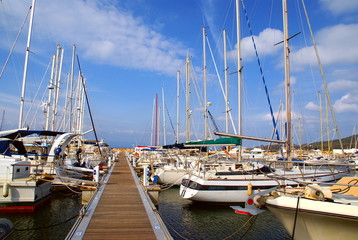 Ponton au port de plaisance