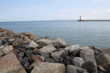 leuchtturm meer wasser mole hafen warnem&uuml;nde stein schiff