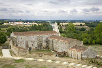 france; 85; marais poitevin : abbaye de maillezais