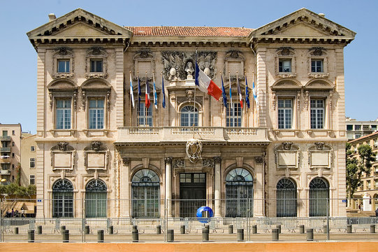 Frontansicht des Rathauses in Marseille
