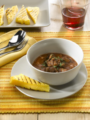 goulash à la polenta - goulash con polenta croccante