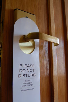 bitte nicht st&ouml;ren schild / hotel