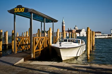 Fototapeten Water taxi stand © Sarito