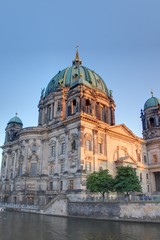 Fototapeta na wymiar cathedrale de berlin