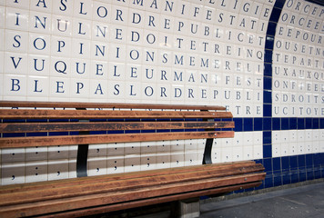 Wall in Metro Paris