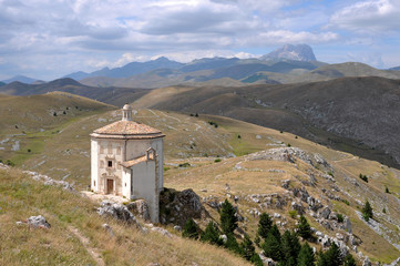 chiesa santa maria della pietà e monti della laga