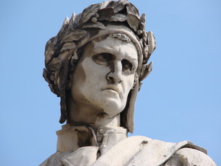 dante alighieri statua
