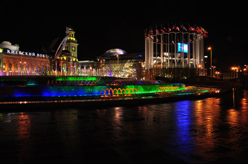 Fototapeta na wymiar I Dworca Kijowskiego Rape fontanna Europy w Moskwie.