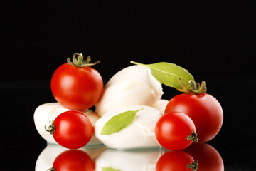 tomatoes with mozzarella and basil