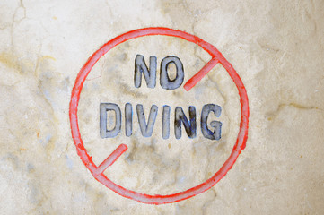 no diving / nicht tauchen