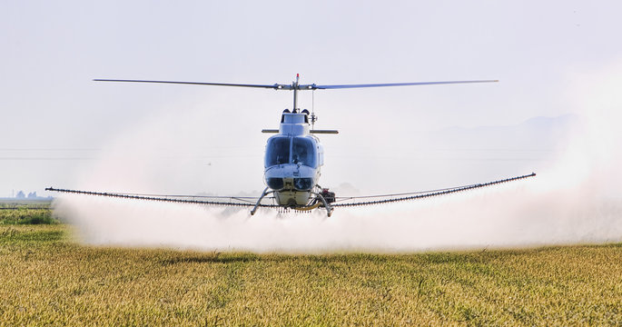 helicoptero fumigando