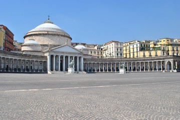 Fototapeta na wymiar Piazza del Plebiscito - Neapol - Włochy