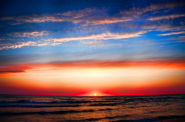 Fototapeta na wymiar sunset at Sea