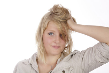 Mädchen rauft sich die Haare