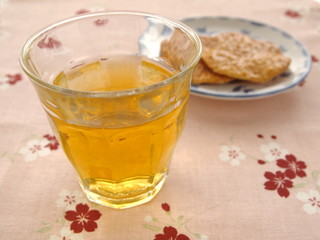 アイスティーとおせんべい