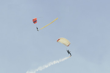 Fototapeta na wymiar Parachutists
