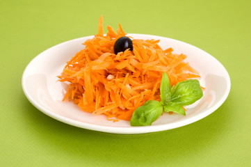 carrot salad with pine nuts