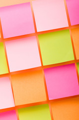 Fototapeta premium Reminder notes on the bright colorful paper