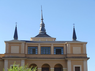 Fototapeta premium Remates tejado edificio religioso