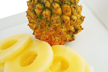 pineapple and slices