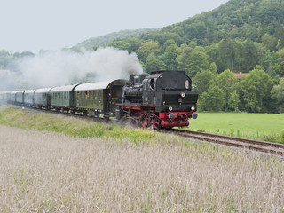 Fototapeta na wymiar Eisenbahn in Franken